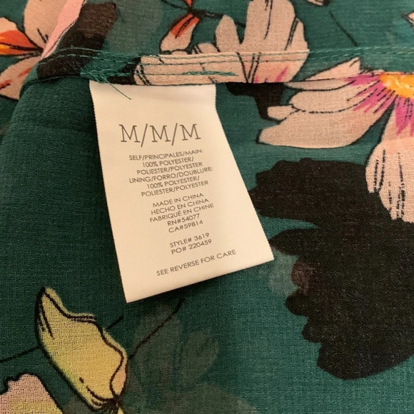 CABI NWOT 3619 Floral Print Sheer V-Neck Blouse in Green - Picture 7 of 8